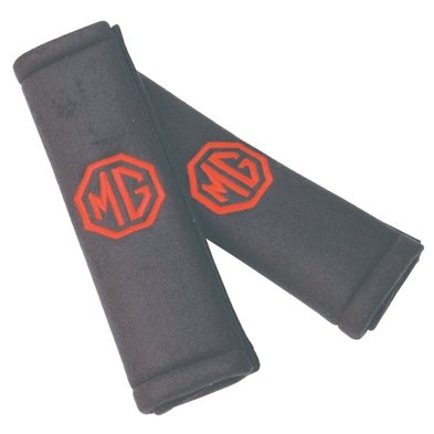 Selepudesæt sort m. rødt MG logo
